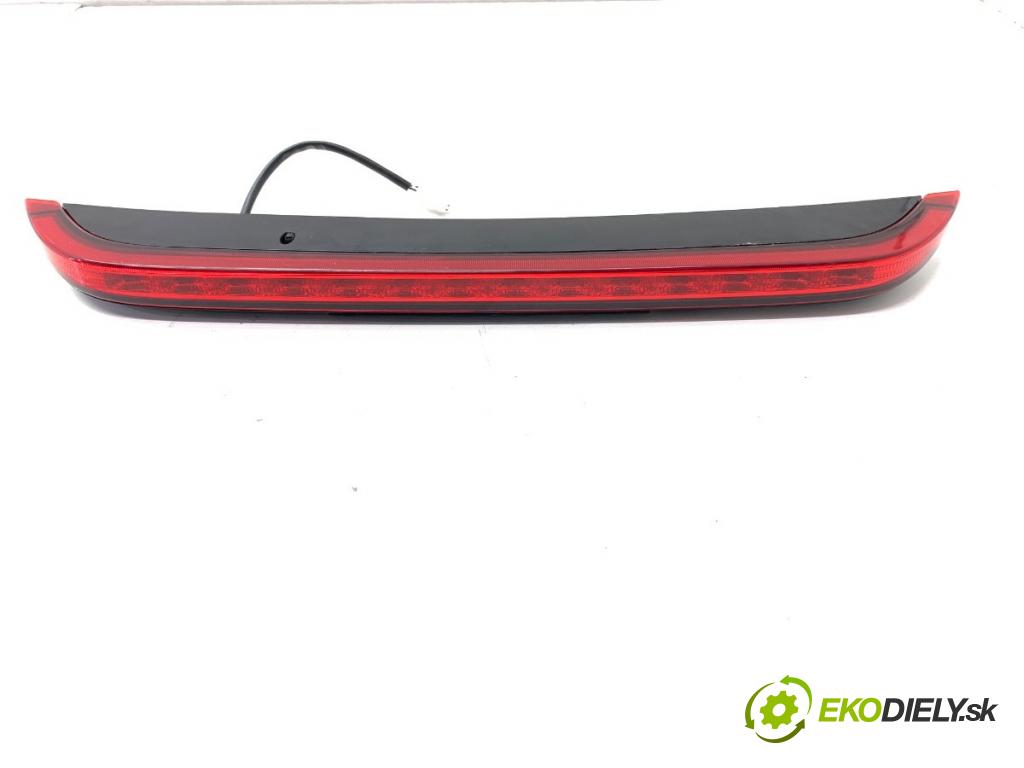 KIA CEED liftback 2020 85 kW 1.6 CRDi 115 1598 světlo brzdových světel 92700-J7000