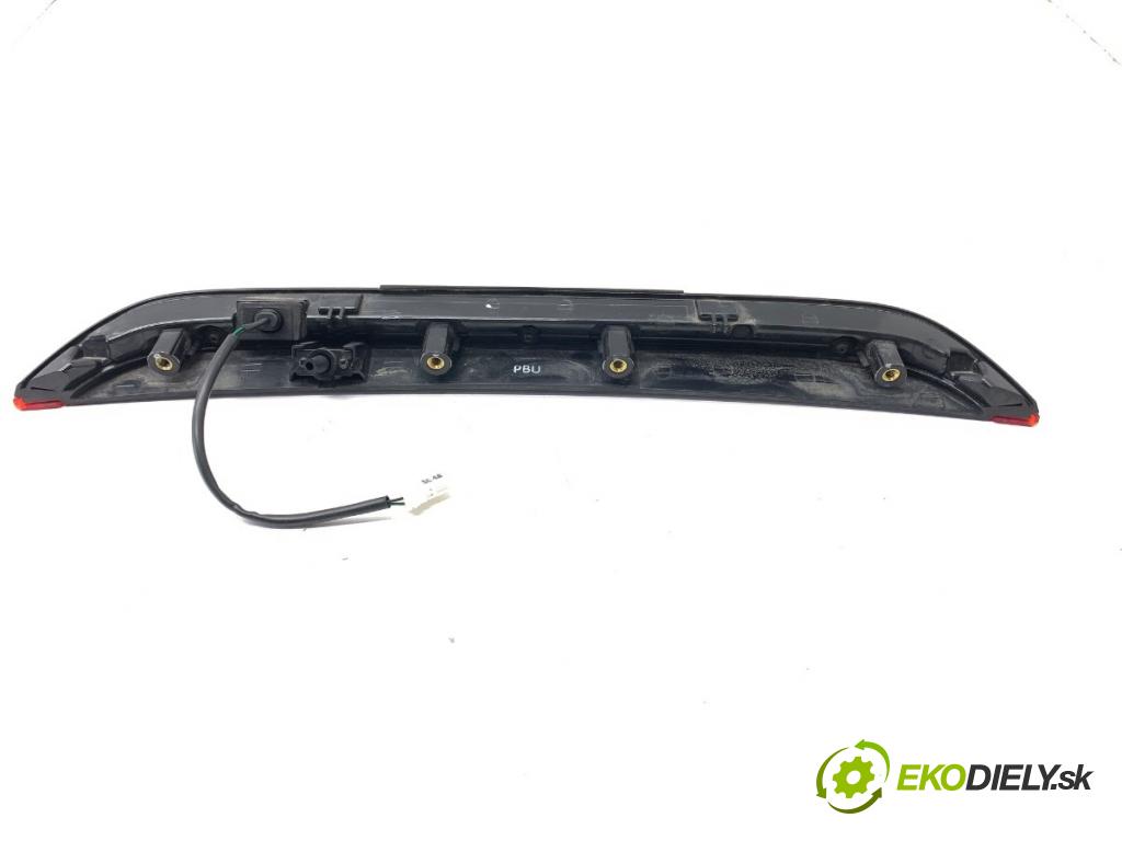 KIA CEED liftback 2020 85 kW 1.6 CRDi 115 1598 světlo brzdových světel 92700-J7000