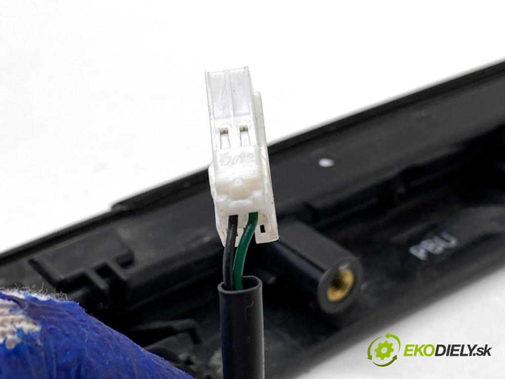 KIA CEED liftback 2020 85 kW 1.6 CRDi 115 1598 světlo brzdových světel 92700-J7000