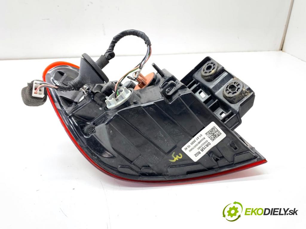 KIA CEED liftback 2020 85 kW 1.6 CRDi 115 1598 světlo pravý zadní část 92402-J70