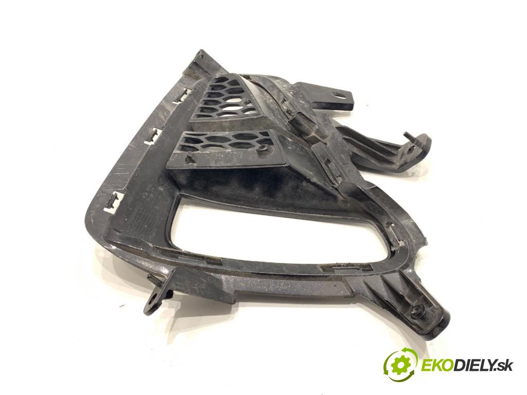 KIA CEED liftback 2020 85 kW 1.6 CRDi 115 1598 Mriežky nárazníka pravy predný 86564-J7010