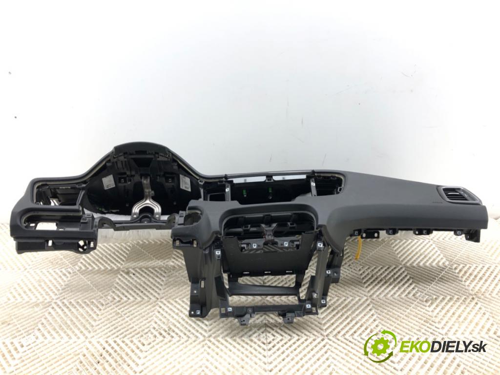 KIA CEED liftback 2020 85 kW 1.6 CRDi 115 1598 palubní doska POLŠTÁŘ: spolujezdce