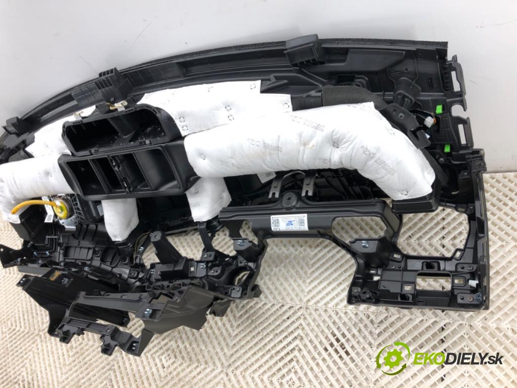 KIA CEED liftback 2020 85 kW 1.6 CRDi 115 1598 palubní doska POLŠTÁŘ: spolujezdce