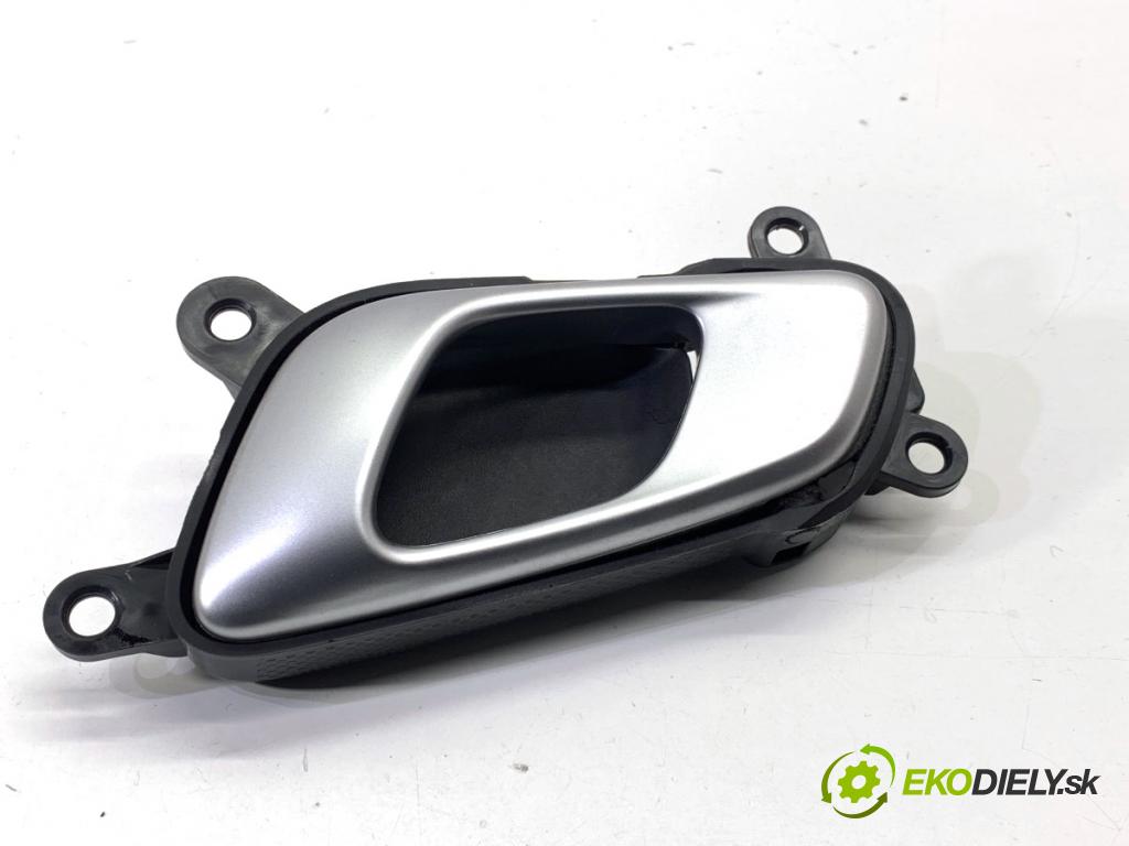 KIA CEED liftback 2020 85 kW 1.6 CRDi 115 1598 klika vnitřní levý zadní část 83613-J7000