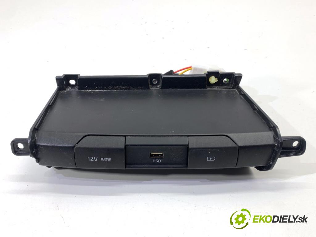 KIA CEED liftback 2020 85 kW 1.6 CRDi 115 1598 HNÍZDO: USB 