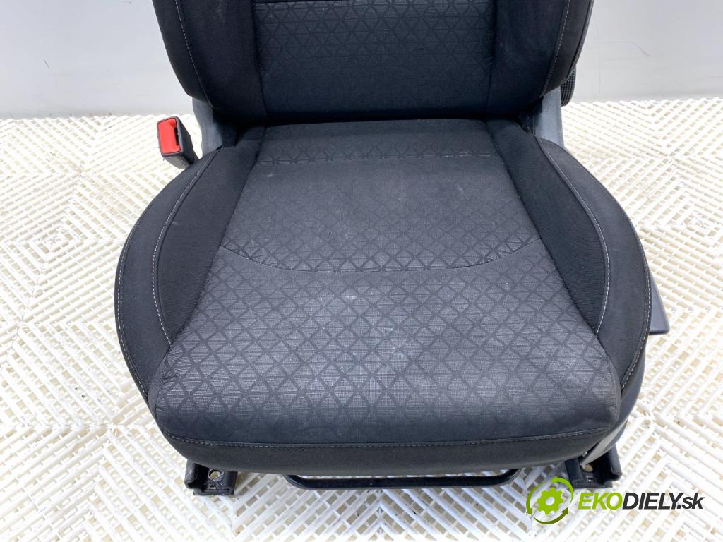 KIA CEED liftback 2020 85 kW 1.6 CRDi 115 1598 Sedadlo ľavy predný