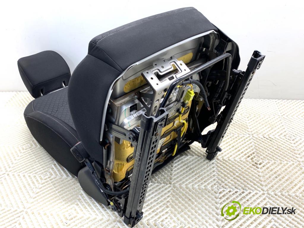 KIA CEED liftback 2020 85 kW 1.6 CRDi 115 1598 sedadlo levý přední část