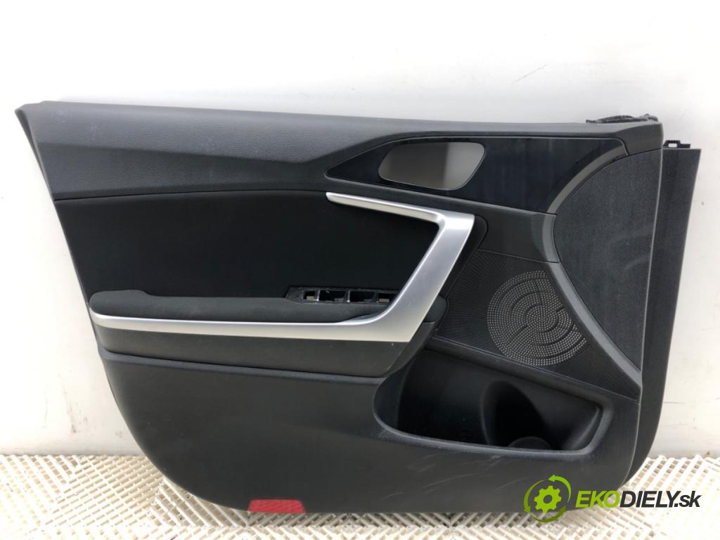 KIA CEED liftback 2020 85 kW 1.6 CRDi 115 1598 ča dveře levý přední část 82301-J7020DHC