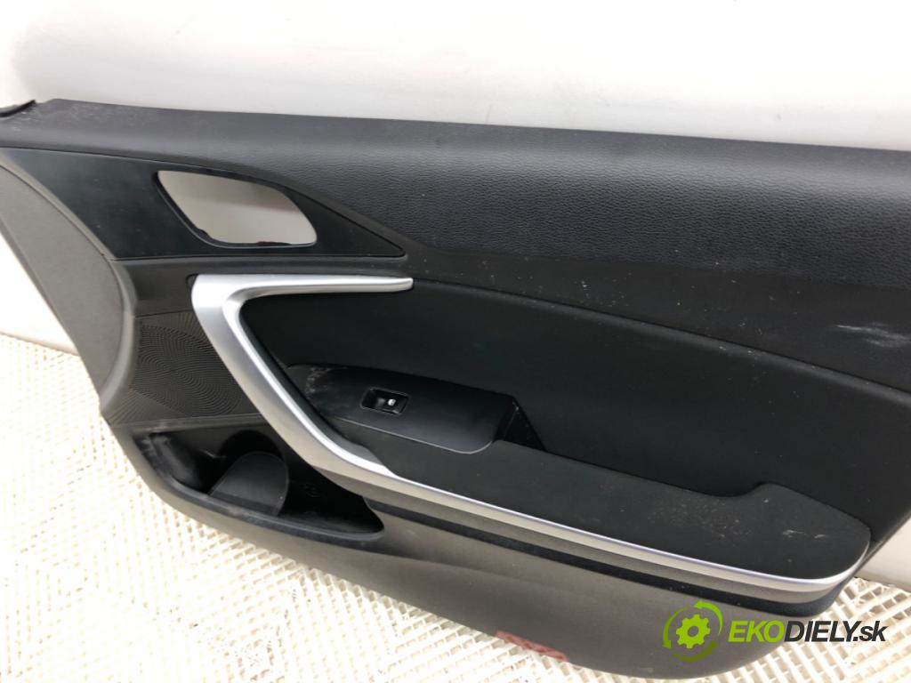 KIA CEED liftback 2020 85 kW 1.6 CRDi 115 1598 ča dveře pravý přední část 82302-J7020DHC