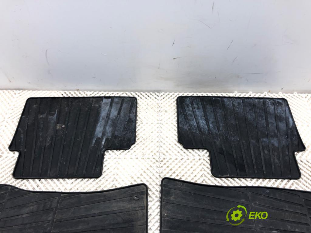 KIA CEED liftback 2020 85 kW 1.6 CRDi 115 1598 koberček J7131ADE50