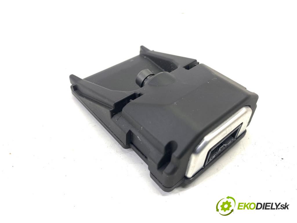 KIA CEED liftback 2020 85 kW 1.6 CRDi 115 1598 KAMERA okna prednej 99211J7100