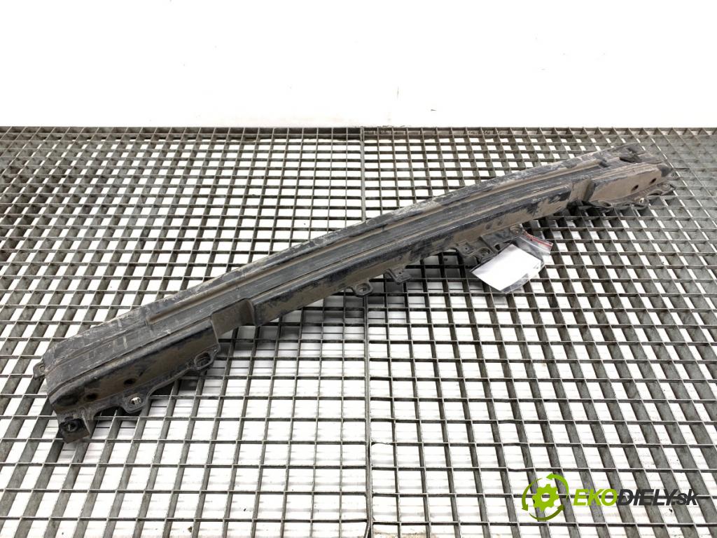 KIA CEED liftback 2020 85 kW 1.6 CRDi 115 1598 výztuha nárazníka zadní část 86631-J7000 (Zadní výztuha)