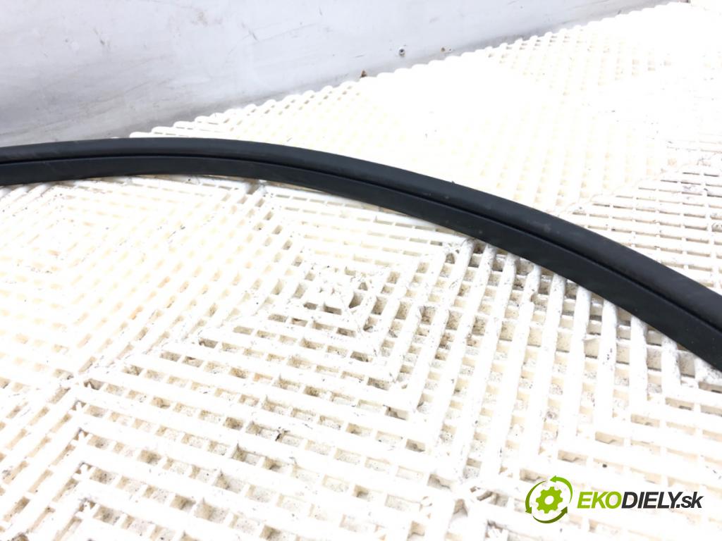 KIA CEED liftback 2020 85 kW 1.6 CRDi 115 1598 tesnenie Dvere zad ľavá strana  (Karoséria ostatné)