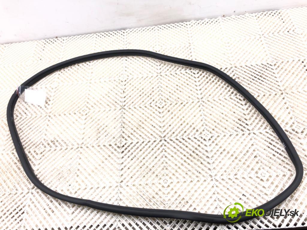 KIA CEED liftback 2020 85 kW 1.6 CRDi 115 1598 těsnění dveře zadní část pravá  (Karoserie ostatní)