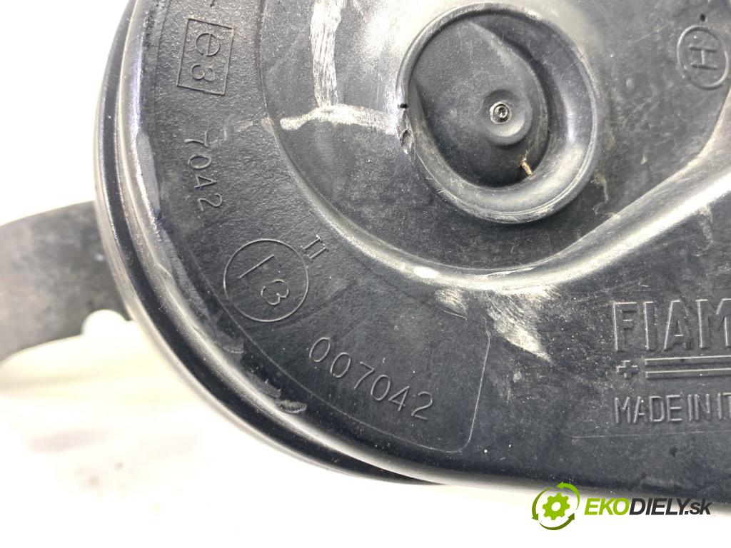 KIA CEED liftback 2020 85 kW 1.6 CRDi 115 1598 klaksón 96621-J7000