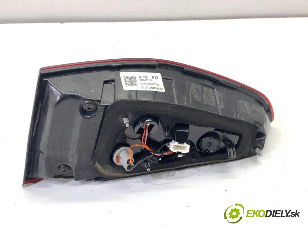 KIA CEED liftback 2020 85 kW 1.6 CRDi 115 1598 Svetlo zad ľavá strana vnútorná  (Kľučka dverí ostatné)