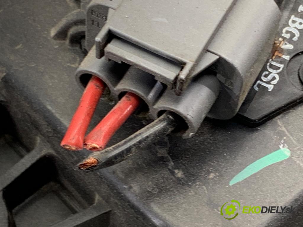 KIA CEED liftback 2020 85 kW 1.6 CRDi 115 1598 ventilátor chladiče 25304-J7300 (Ventilátor)