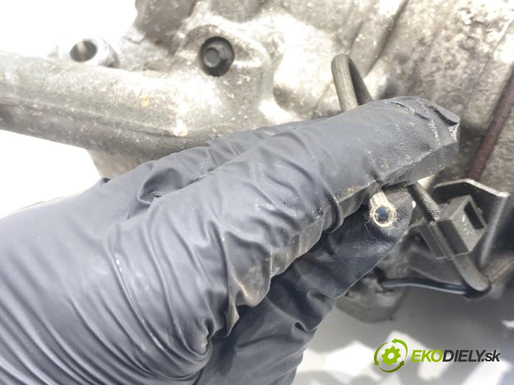 HONDA CR-V III SUV 2009 103 kW 2.2 i-CTDi 4WD (RE6) 2204 kompresor klimatizace 447260-6342 (Kompresor klimatizace)