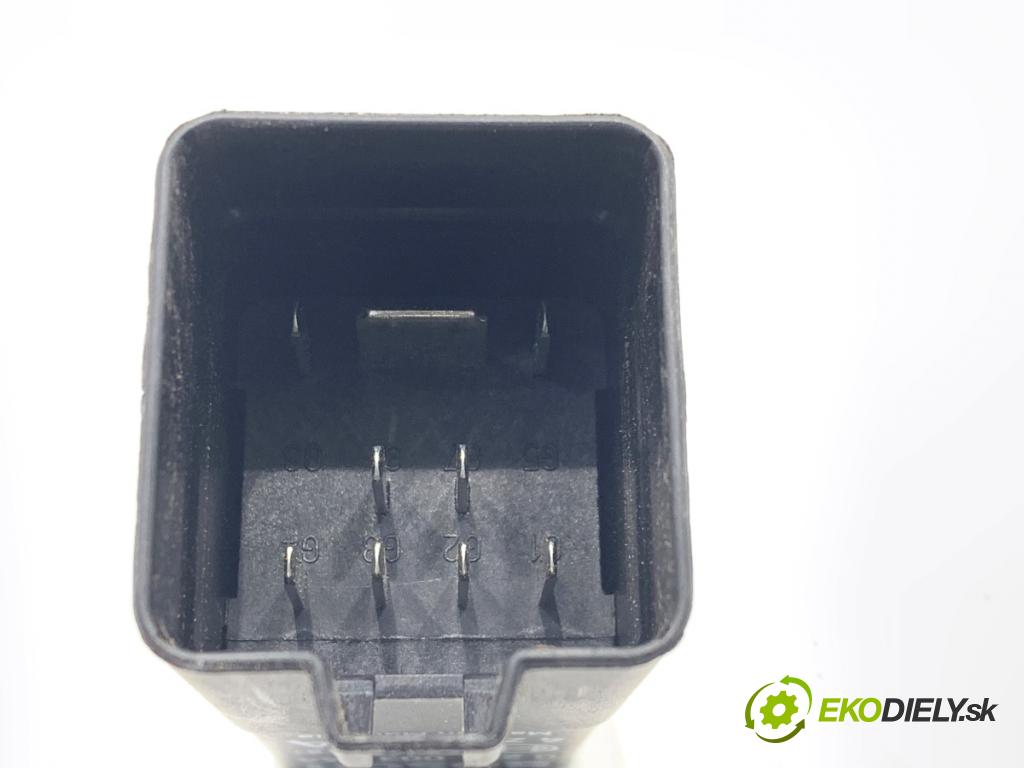 HONDA CR-V III SUV 2009 103 kW 2.2 i-CTDi 4WD (RE6) 2204 relé sviečok žhavenia 0281003044 (Relé)