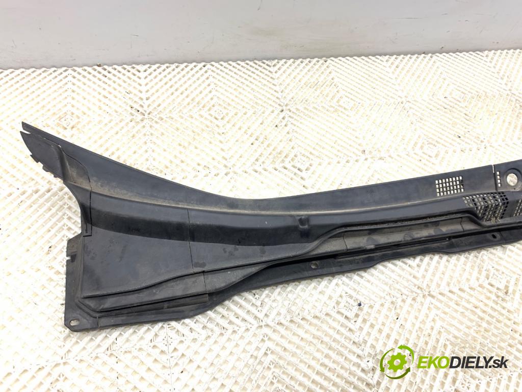 HONDA CR-V III SUV 2009 103 kW 2.2 i-CTDi 4WD (RE6) 2204 Torpédo, plast pod čelné okno  (Torpédo (plast pod čelným sklom))