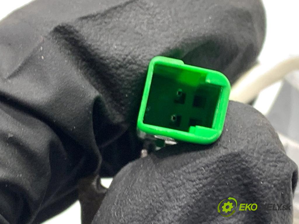 HONDA CR-V III SUV 2009 103 kW 2.2 i-CTDi 4WD (RE6) 2204 clona sluneční levý