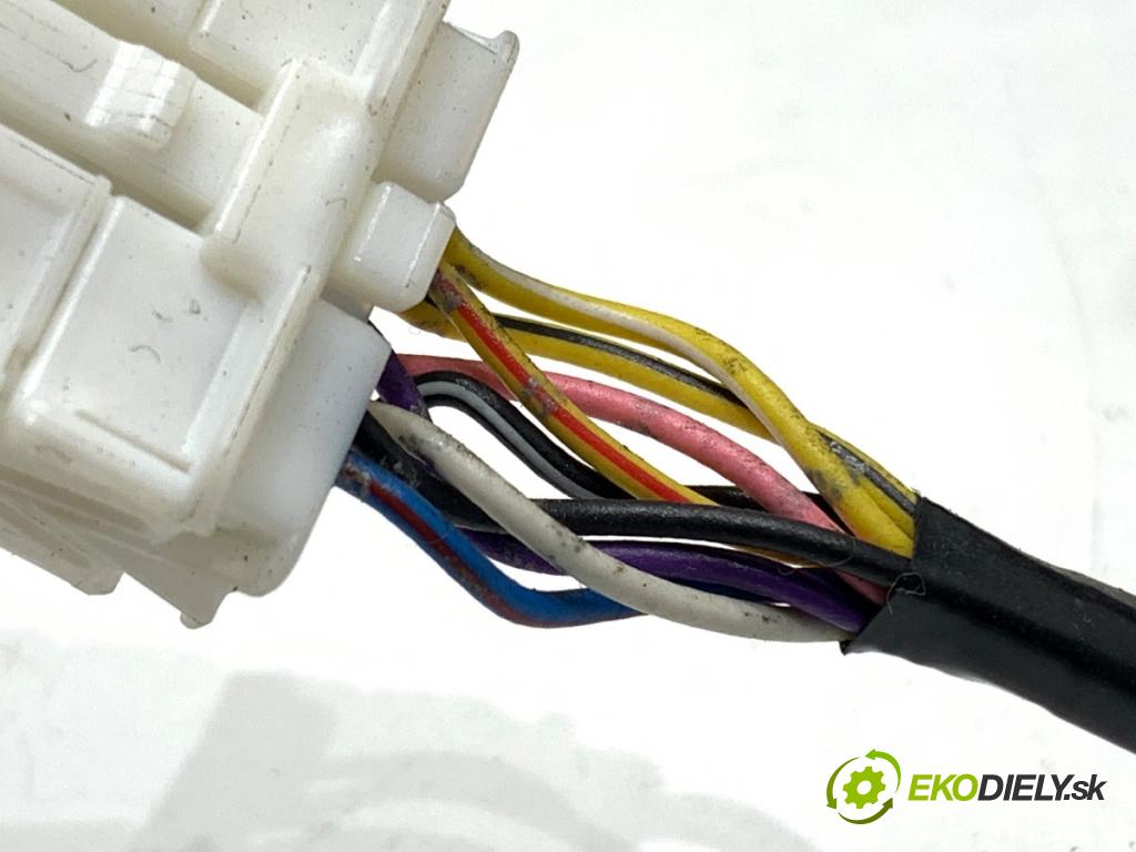 HONDA CR-V III SUV 2009 103 kW 2.2 i-CTDi 4WD (RE6) 2204 zpětné zrcátko levý