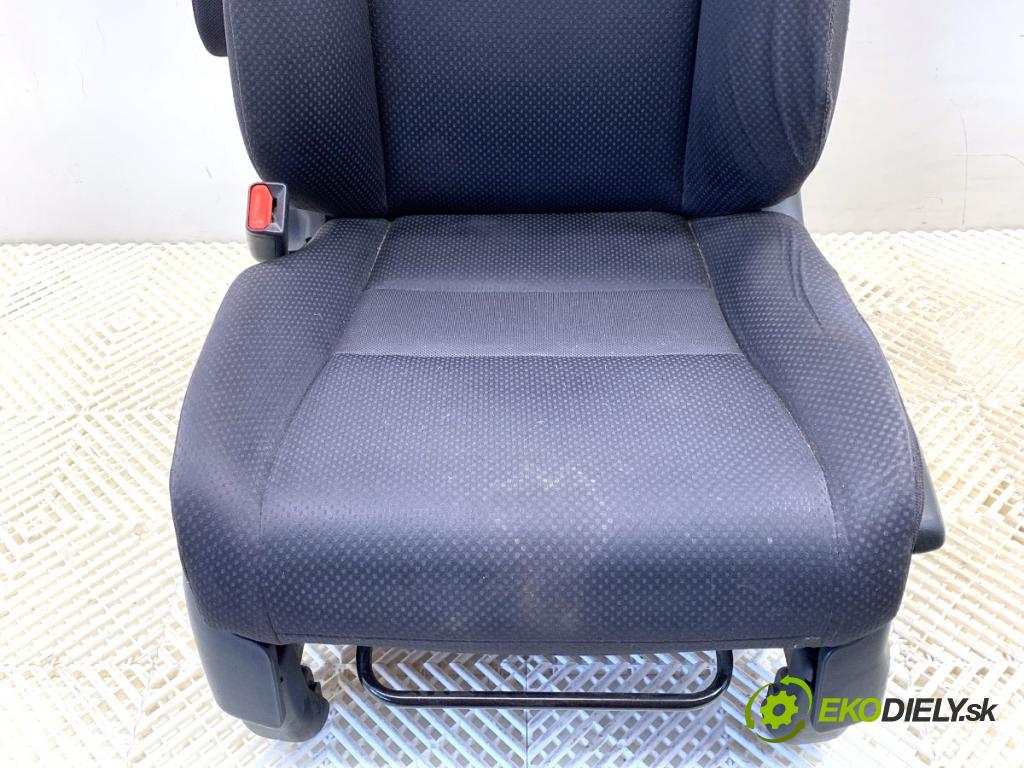 HONDA CR-V III SUV 2009 103 kW 2.2 i-CTDi 4WD (RE6) 2204 Sedadlo ľavy predný