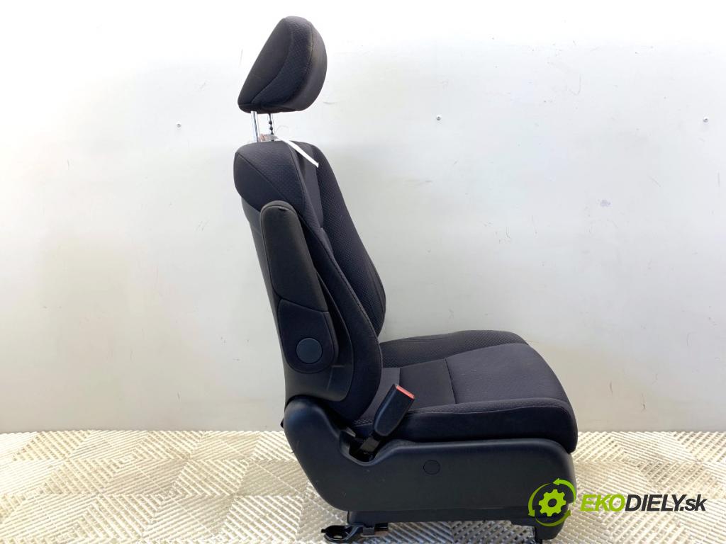 HONDA CR-V III SUV 2009 103 kW 2.2 i-CTDi 4WD (RE6) 2204 Sedadlo ľavy predný