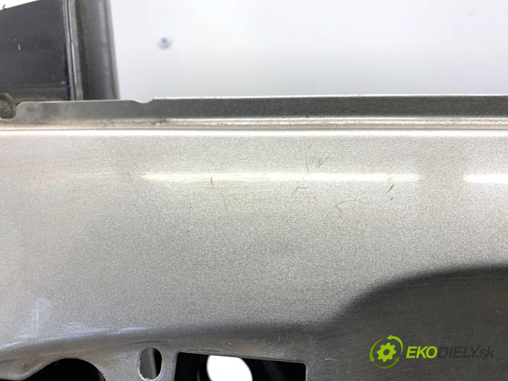 HONDA CR-V III SUV 2009 103 kW 2.2 i-CTDi 4WD (RE6) 2204 dveře pravý přední část