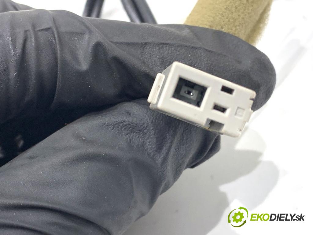 HONDA CR-V III SUV 2009 103 kW 2.2 i-CTDi 4WD (RE6) 2204 ANTENA