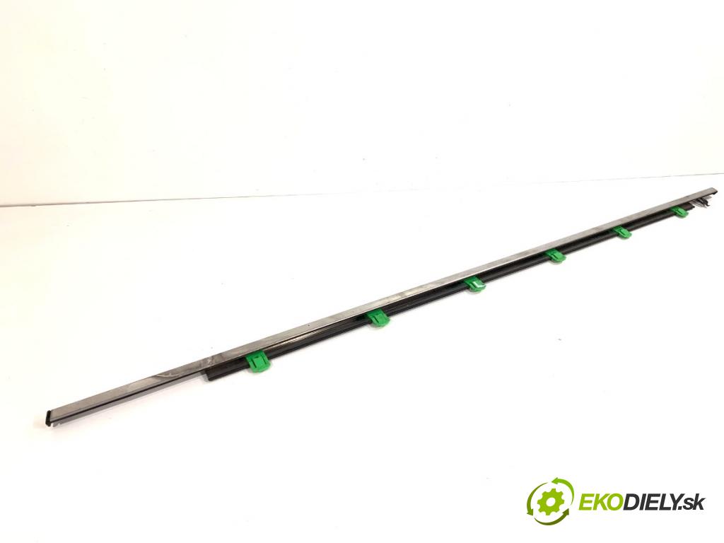 HONDA CR-V III SUV 2009 103 kW 2.2 i-CTDi 4WD (RE6) 2204 lišta Sbírání: přední část levý