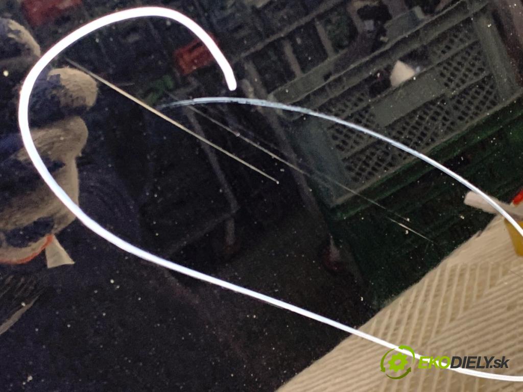 VW PASSAT B7 Kombi 2012 100 kW 2.0 TDI 1968 kapota LC9X (Kapota)