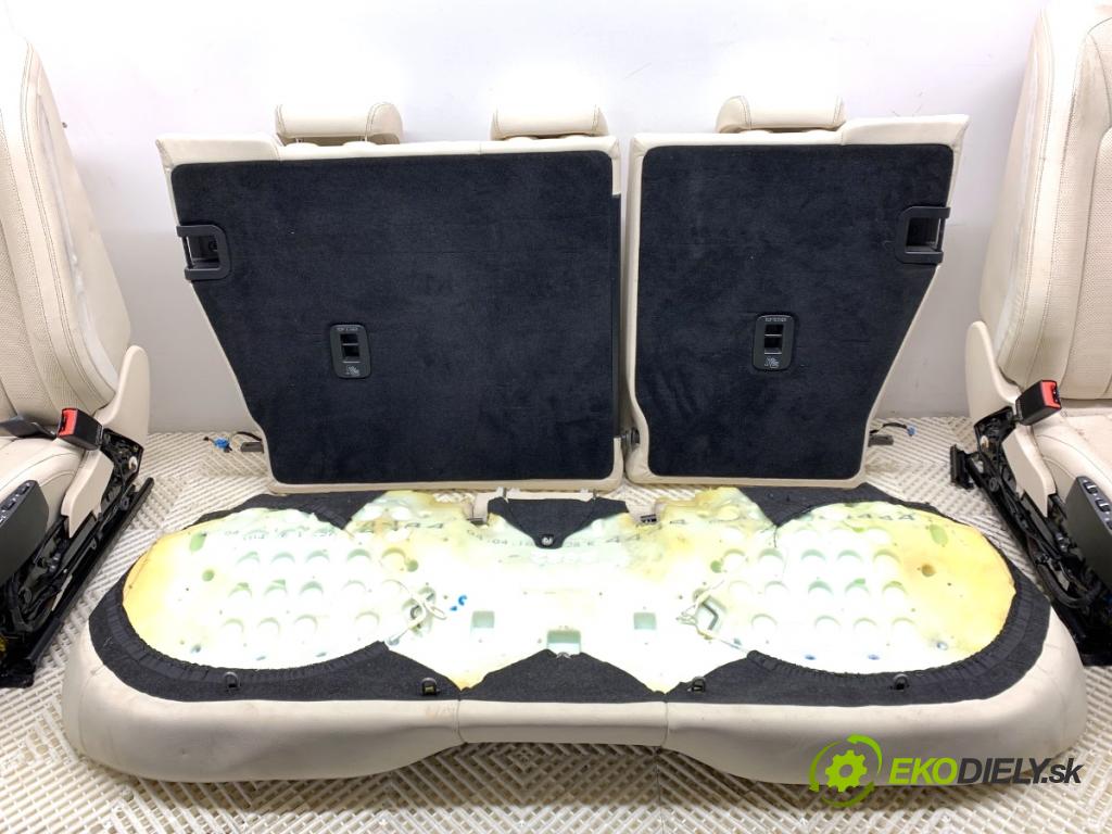 MERCEDES-BENZ W218 Kombi 2016 190 kW CLS 350 d 4-matic (218.994) 2987 sedadla sedačky sedadlo boční Tunel