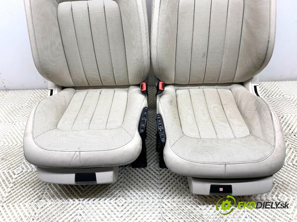 MERCEDES-BENZ W218 Kombi 2016 190 kW CLS 350 d 4-matic (218.994) 2987 sedadla sedačky sedadlo boční Tunel