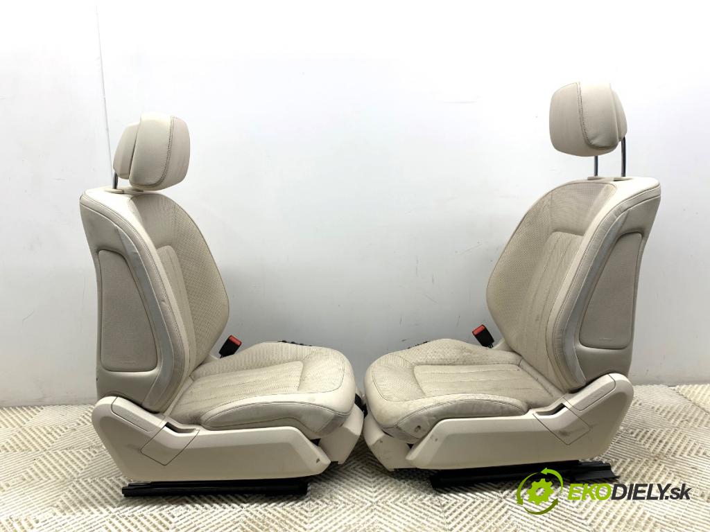 MERCEDES-BENZ W218 Kombi 2016 190 kW CLS 350 d 4-matic (218.994) 2987 sedadla sedačky sedadlo boční Tunel