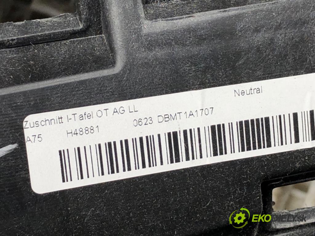 MERCEDES-BENZ W218 Kombi 2016 190 kW CLS 350 d 4-matic (218.994) 2987 palubní doska  (Palubní deska)