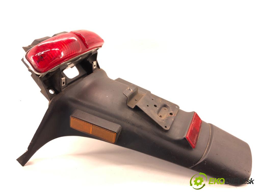 PIAGGIO TYPHOON  2002 4 kW Typhoon 50 49 Svetlo zad Blatník 