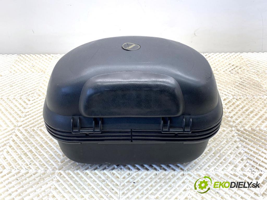 PIAGGIO TYPHOON  2002 4 kW Typhoon 50 49 centrálny