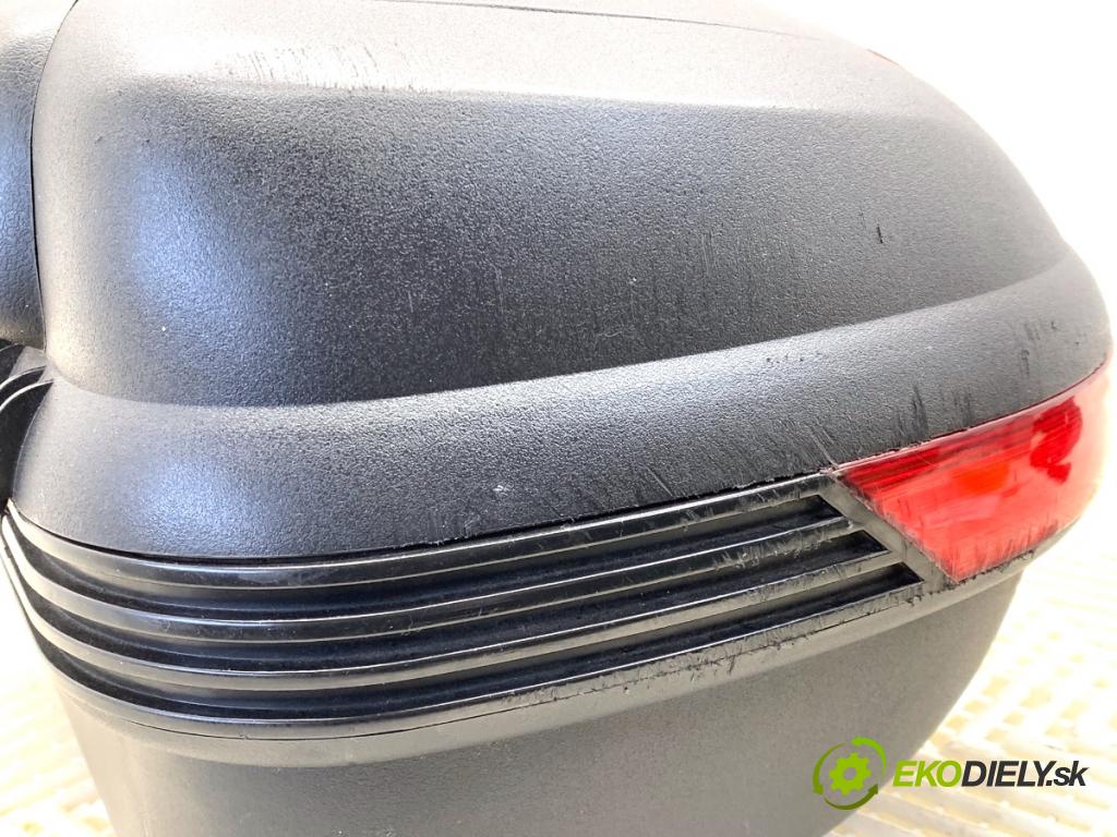 PIAGGIO TYPHOON  2002 4 kW Typhoon 50 49 centrálny