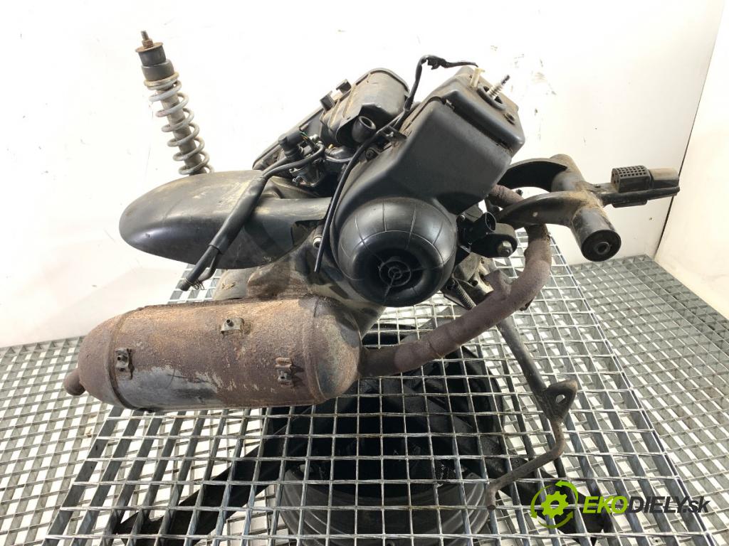 PIAGGIO TYPHOON  2002 4 kW Typhoon 50 49 motor KOMPLETNÍ: 