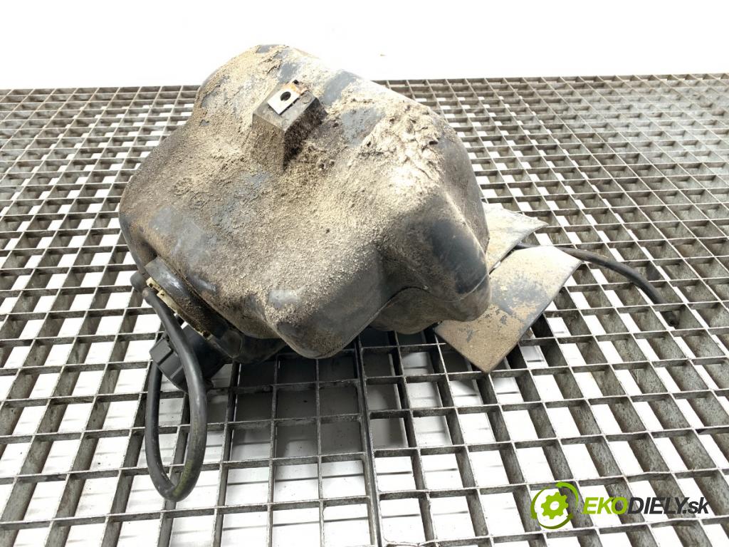 PIAGGIO TYPHOON  2002 4 kW Typhoon 50 49 nádržka paliva NÁDRŽ: