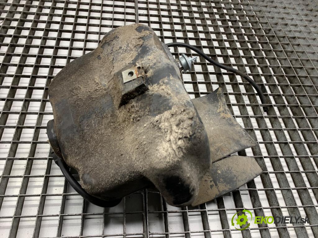 PIAGGIO TYPHOON  2002 4 kW Typhoon 50 49 nádržka paliva NÁDRŽ: