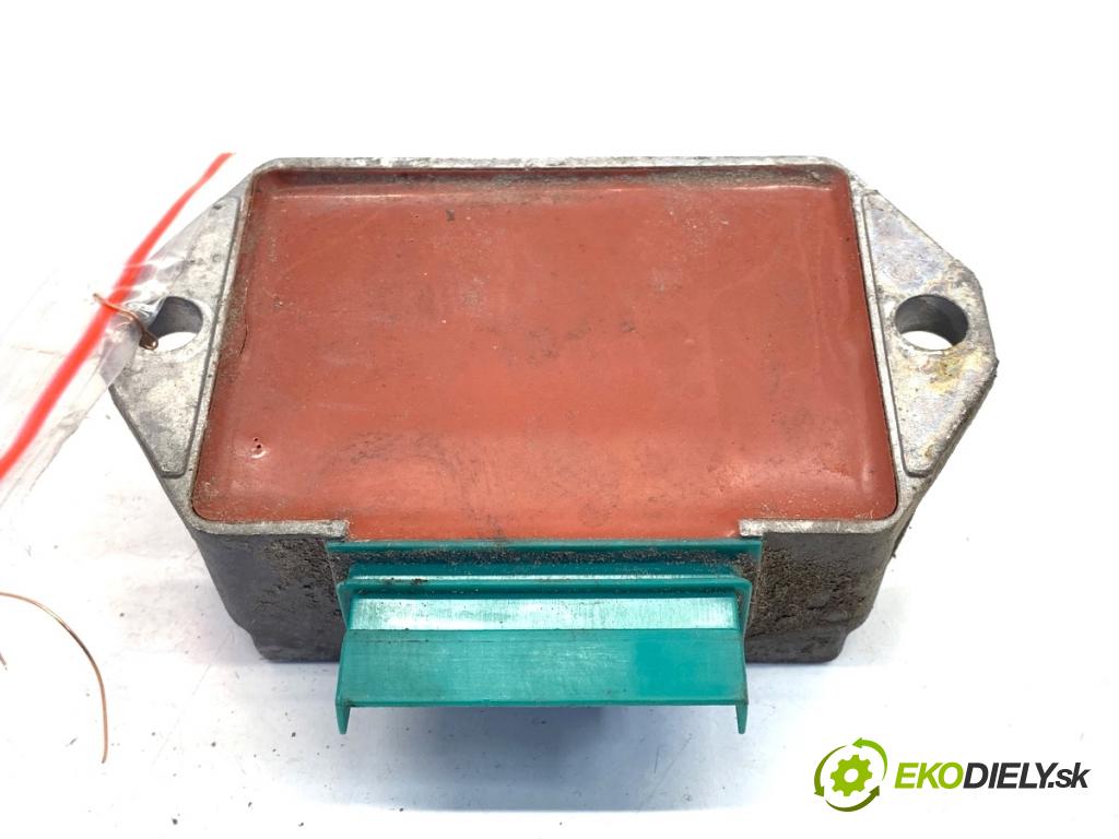 PIAGGIO TYPHOON  2002 4 kW Typhoon 50 49 Regulátor NAPĚTÍ: