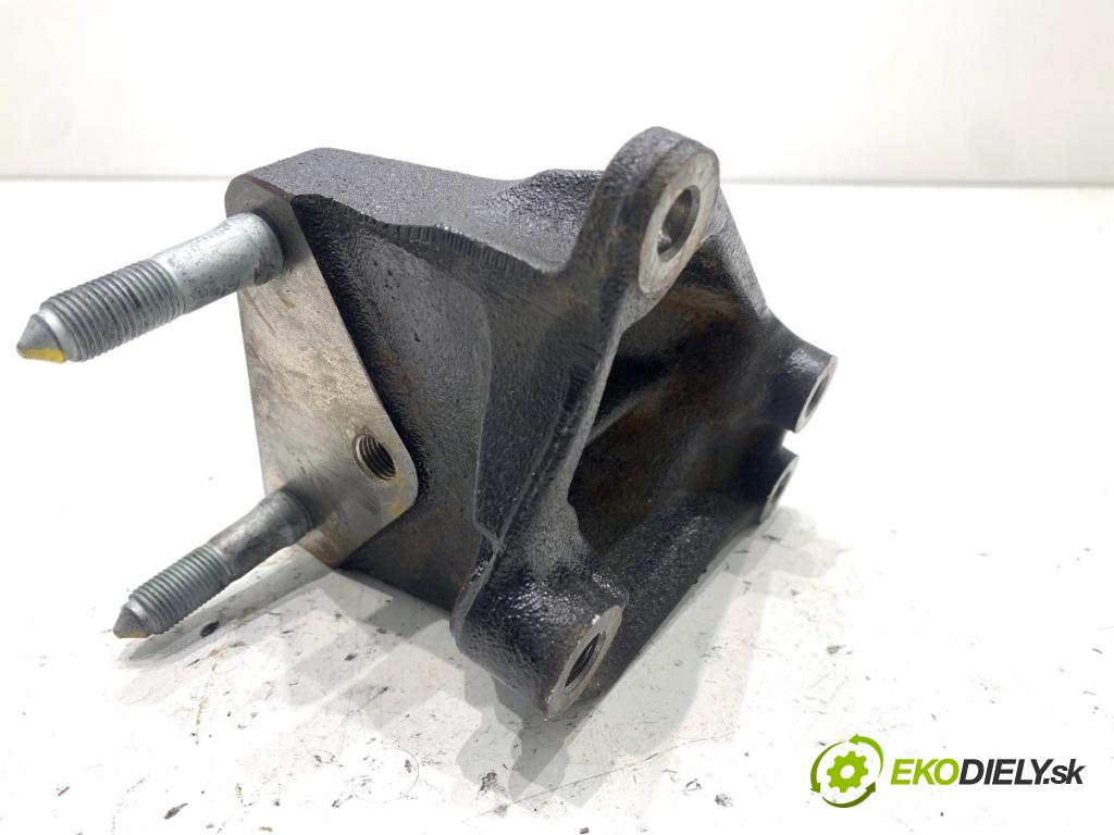 HYUNDAI TUCSON SUV 2015 130 kW 1.6 T-GDi 1591 Držiak Motor