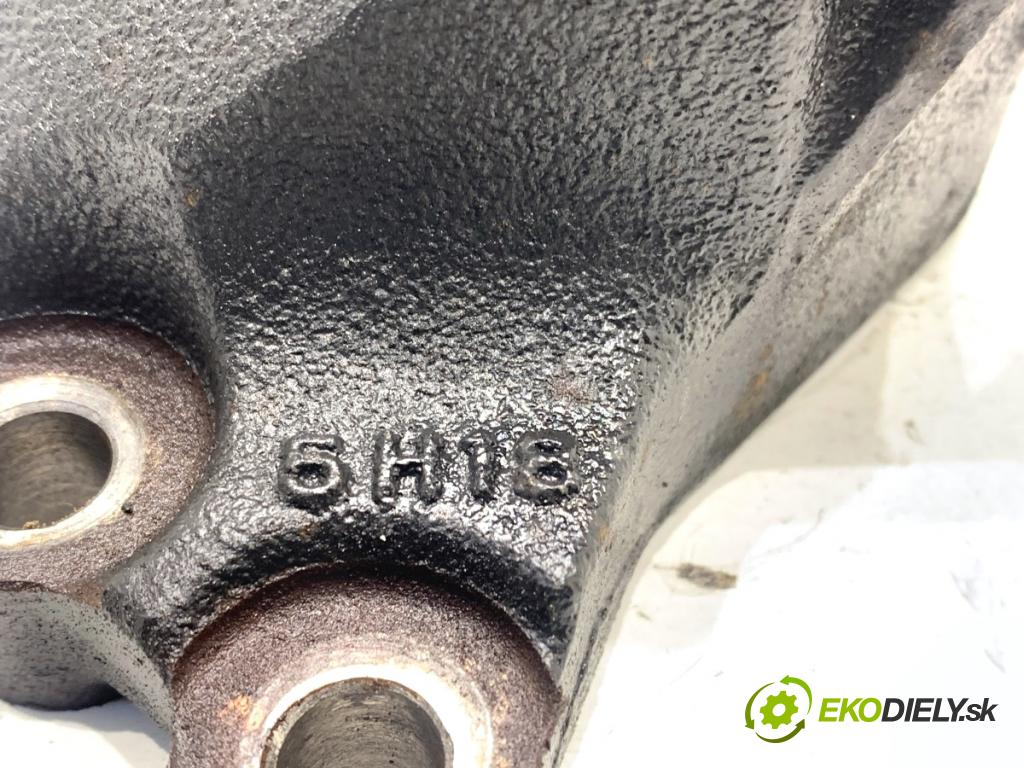 HYUNDAI TUCSON SUV 2015 130 kW 1.6 T-GDi 1591 Držiak Motor