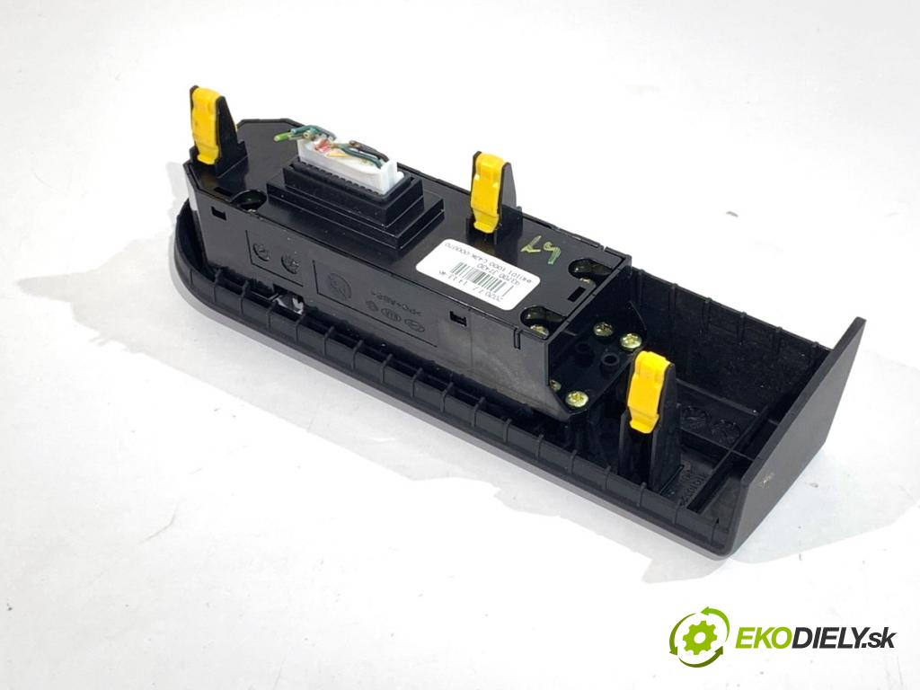 KIA CEED liftback 2020 85 kW 1.6 CRDi 115 1598 Prepínač nastavenia svetiel 93700-J7430 (Prepínacie páčky pod volantom)