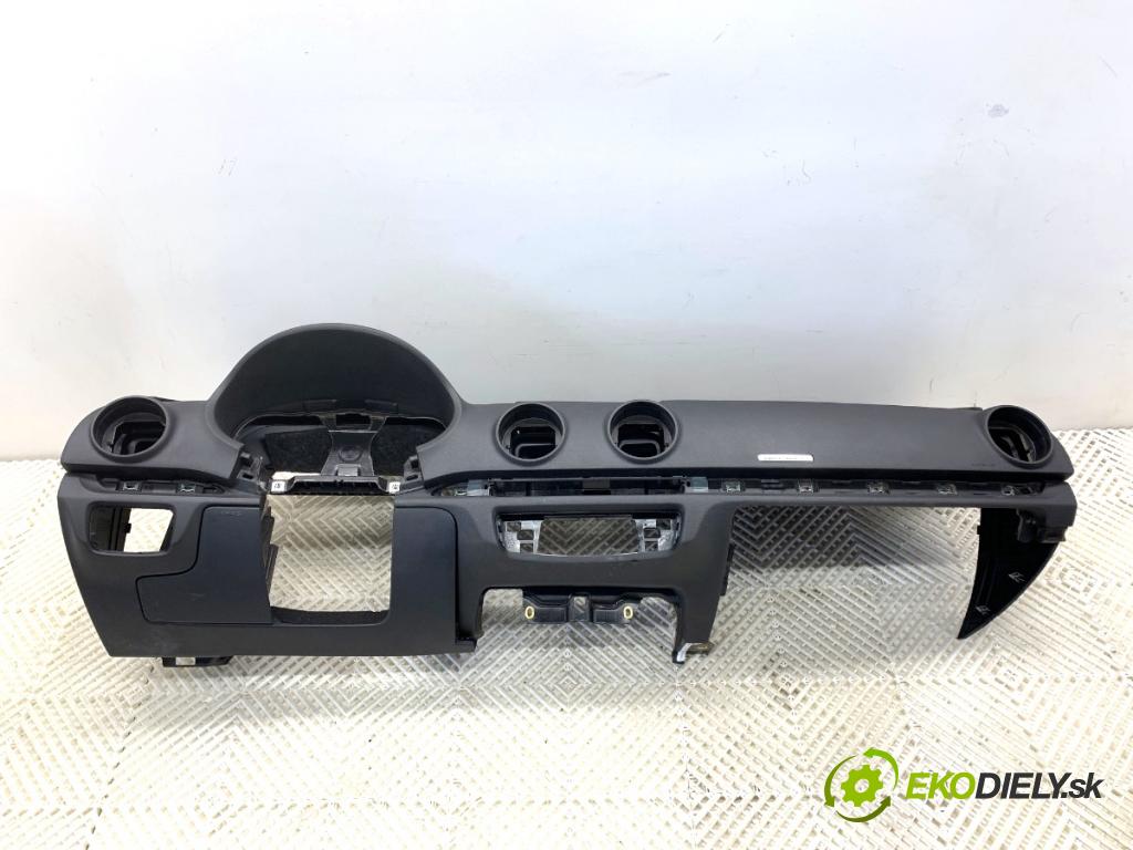 AUDI A3 8V sedan 2016 140 kW 2.0 TFSI quattro 1984 palubní doska POLŠTÁŘ: spolujezdce 