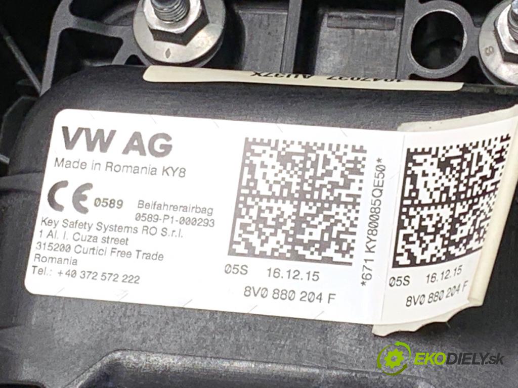 AUDI A3 8V sedan 2016 140 kW 2.0 TFSI quattro 1984 palubní doska POLŠTÁŘ: spolujezdce