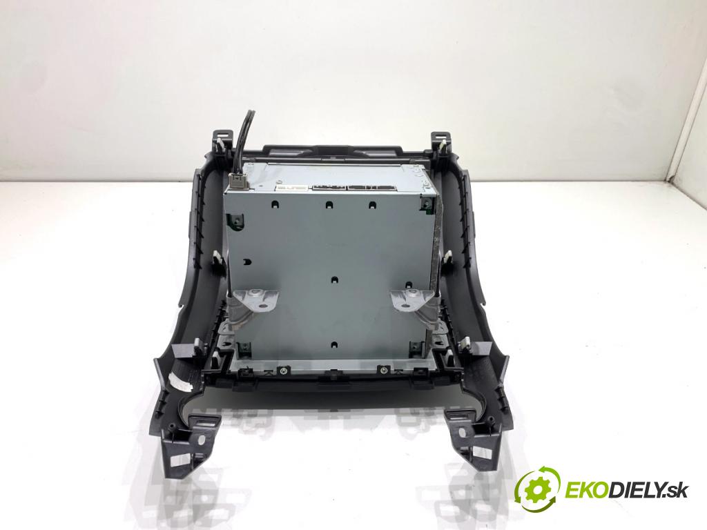 HONDA CR-V III SUV 2009 103 kW 2.2 i-CTDi 4WD (RE6) 2204 RADIO 39100-SWA-G102 (Audio zařízení)