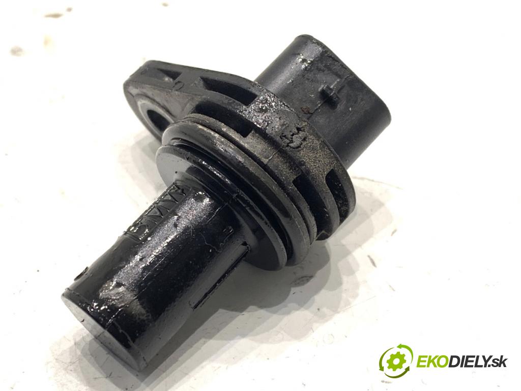 BMW G30 sedan 2021 460 kW M5 Competition 4395 snímač pozice vačkového hřídele 8697982 (Snímač polohy klikového hřídele)